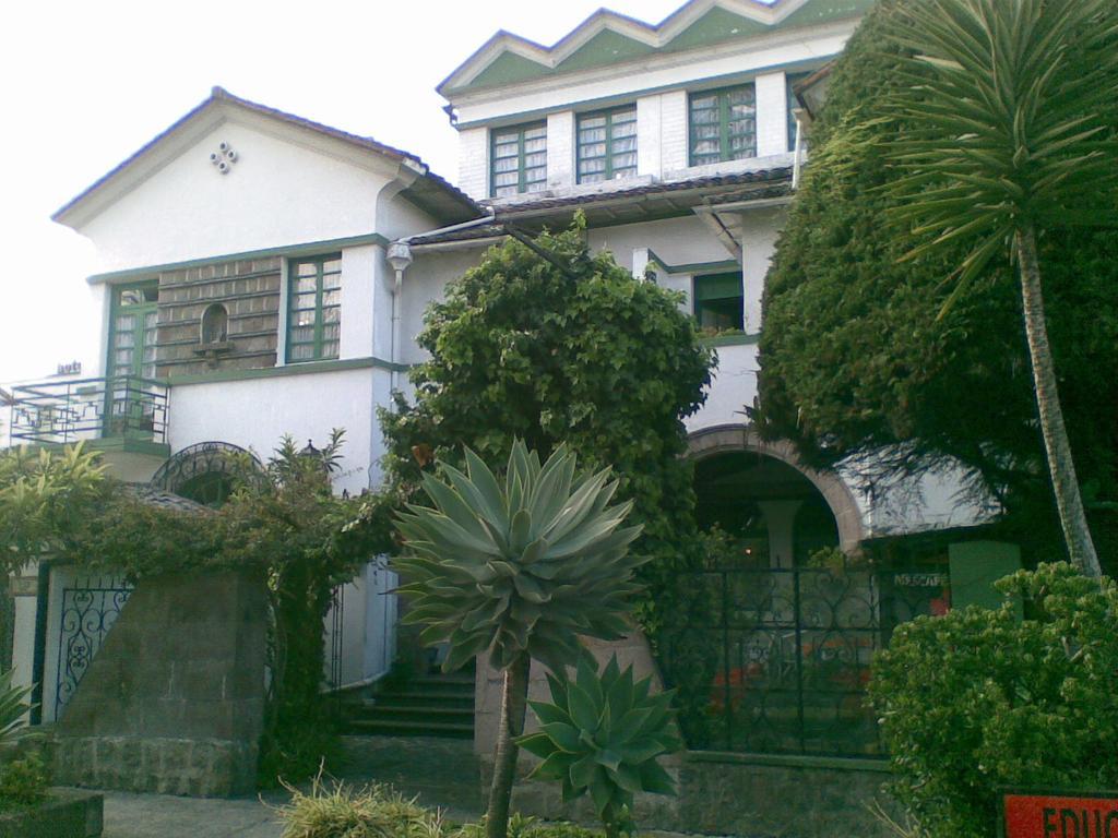 Hotel Los Alpes Quito Eksteriør bilde